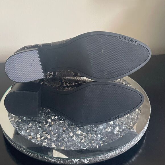 Old navy Faux snake skin autumn heeled ankle boots size 10 zip up booties - Picture 10 of 10